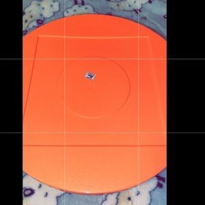 Tupperware bowl in color melon